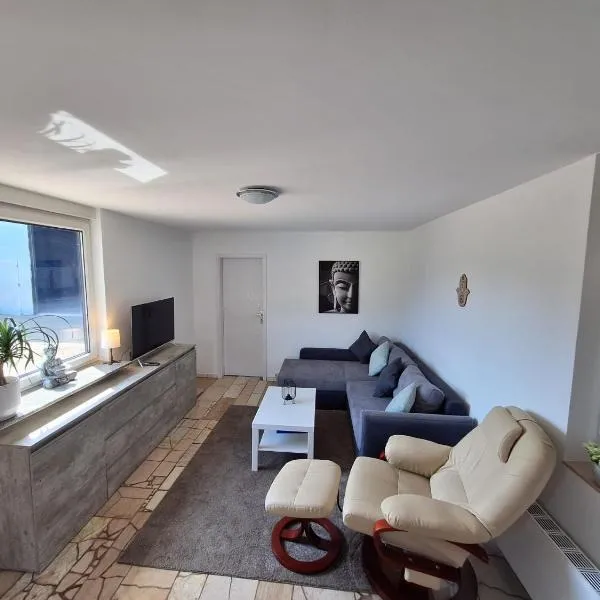 Apartment 1，位于迪普霍尔茨的酒店