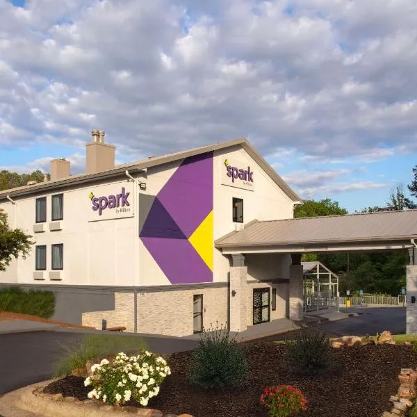 Spark by Hilton Atlanta Cumberland Ballpark，位于亚特兰大的酒店