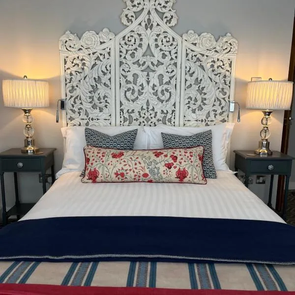Rooms at number one，位于布罗德斯泰的酒店