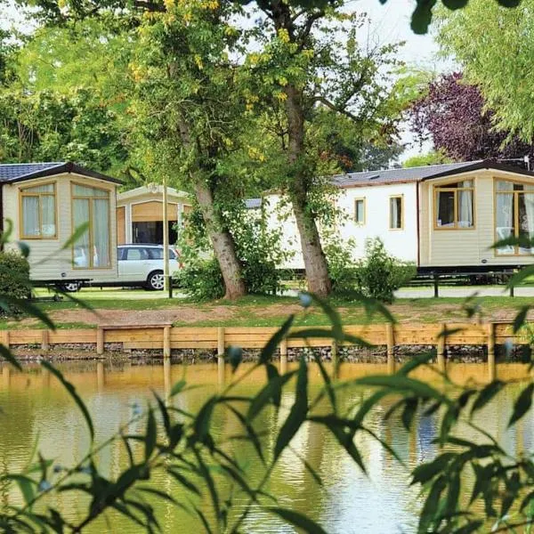 Lakeside Holiday Park，位于Otterhampton的酒店