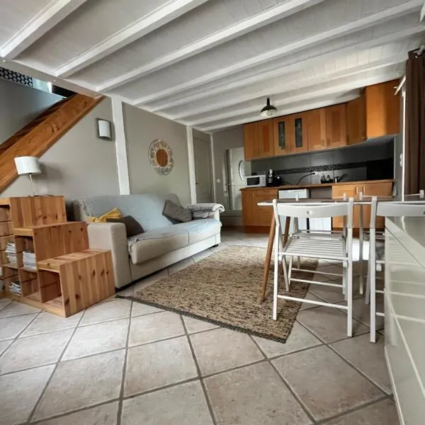 Le Nid - Maison accueillante avec accès donnant sur le Cher，位于Azay-sur-Cher的酒店