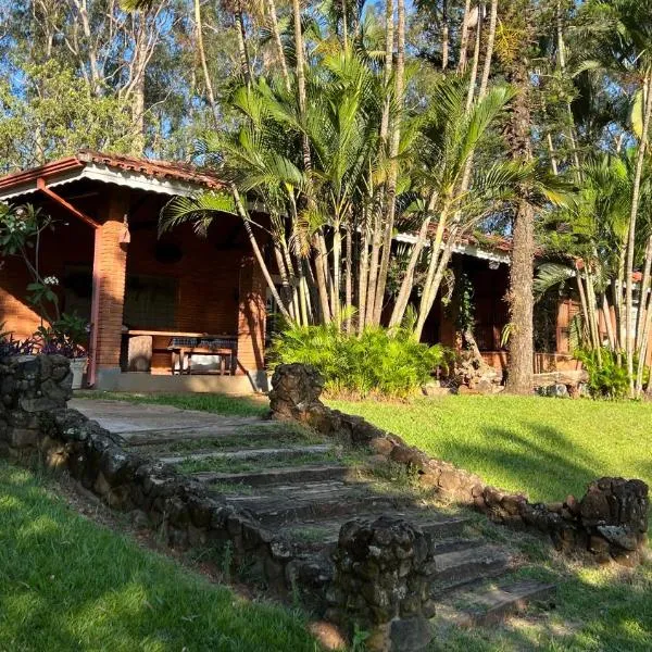 Casa em Sítio acolhedor próx de SP，位于Cosmópolis的酒店