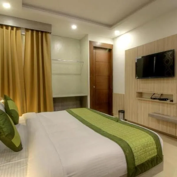 Hotel Almati Residency - With Free Airport Transsfer，位于新德里的酒店