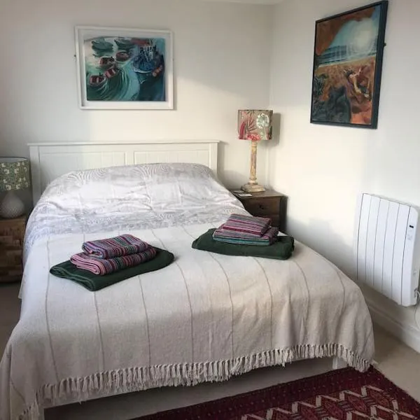 Swanky & Spacious Luxury 3 Bed，位于阿克菲尔德的酒店