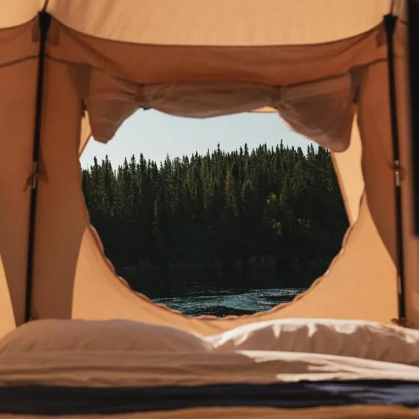 Hôtel UNIQ - Forêt Ô Cascades，位于罗登的酒店