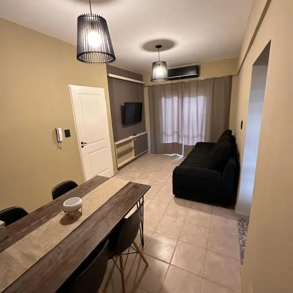 Apartamento Céntrico para 4 personas con Patio，位于Maco的酒店