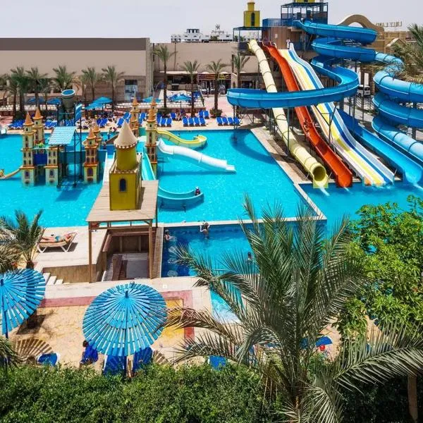 A two-room chalet in the village of Lale Land, Mirage Bay, Ecopark，位于Sa‘l Ḩashīsh的酒店