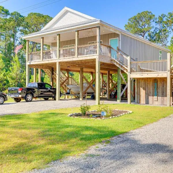 Dauphin Island Escape Near Beach and Bike Path!，位于多芬岛的酒店