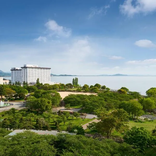Grand Mercure Lake Biwa Resort & Spa，位于长滨市的酒店