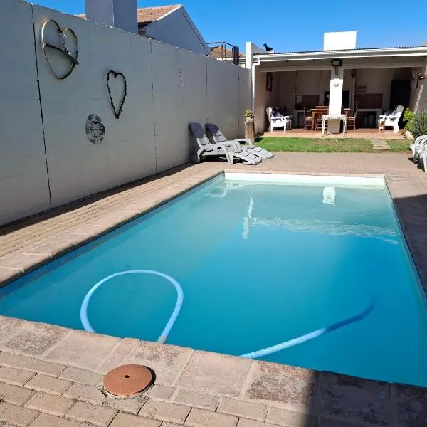 DolfinHouse，位于伊泽芳登的酒店