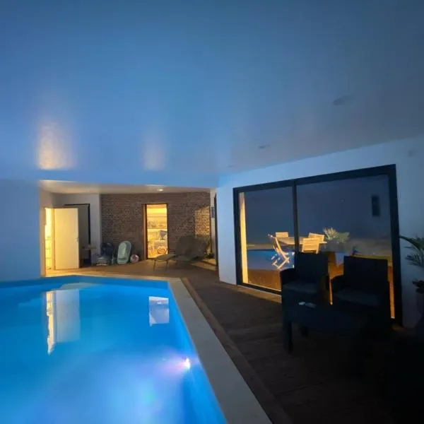 A l oree du bois piscine intérieure privée sans vis à vis，位于Auvilliers的酒店