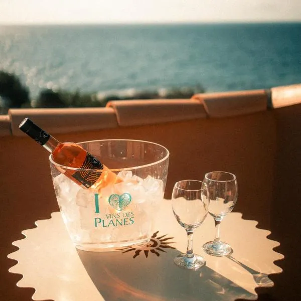 Hôtel Les Calanques，位于雷以桑布尔的酒店