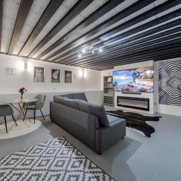 Converted Cinema room into studio apartment，位于Kenton的酒店