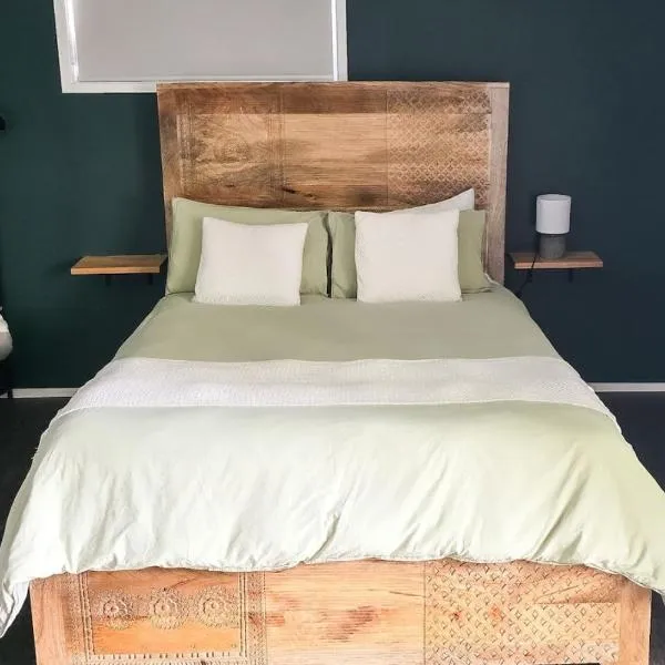 Byron Bay Hinterlands Dreaming Woods Cabin Three，位于班加洛的酒店