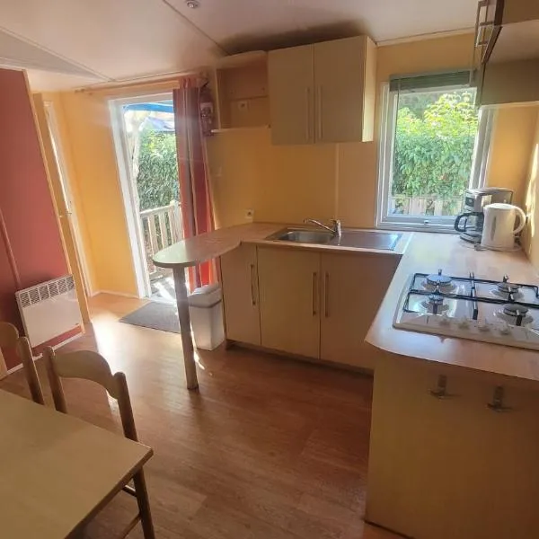 Vias-Plage Camping Les Salisses Quality Holidays，位于维亚斯的酒店