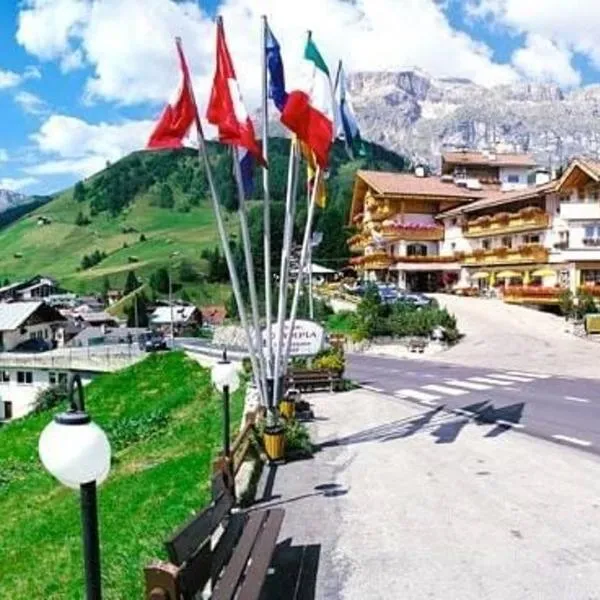 Dolomites Base Camp Hotel Olympia，位于Andraz的酒店