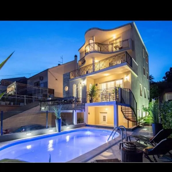 Apartments Villa 9 Podstrana，位于珀德垂那的酒店