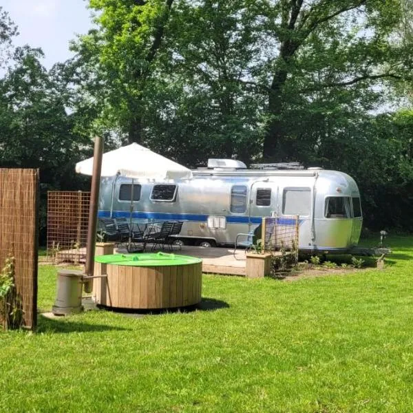 Glamping aan de Maas，位于Swalmen的酒店