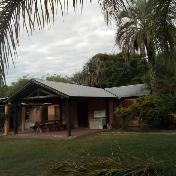 Puerto Dorado，位于Los Charrúas的酒店