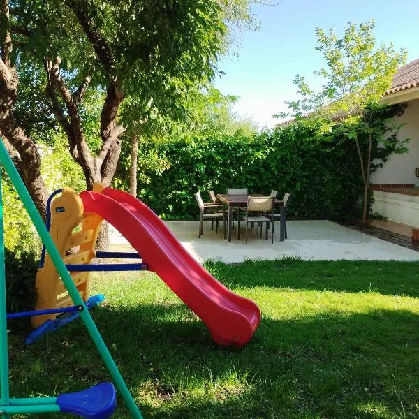 Chalet con JARDIN PUY DU FOU a 10 min ,NO FIESTAS!!，位于托莱多的酒店