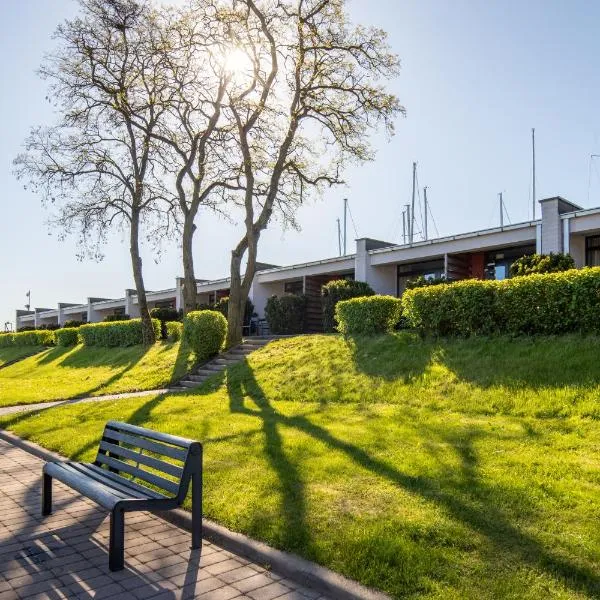 斯米蒂尼游艇俱乐部酒店，位于克莱佩达的酒店