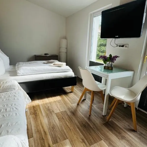 Ferienwohnung Felix，位于滕普林的酒店