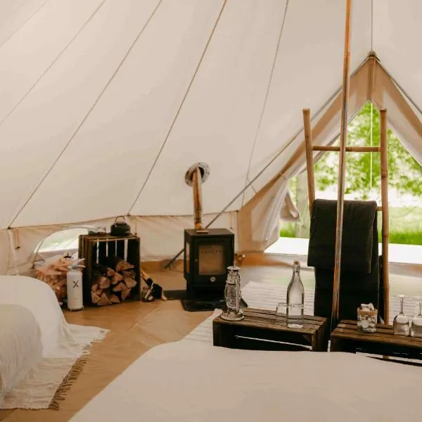 Falkeröd - Lyxig glamping i naturreservat ink frukost，位于Bullaren的酒店