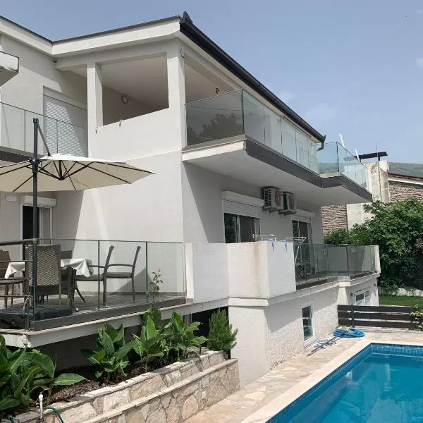 Villa DanDan Sutomore，位于Zagrađe的酒店
