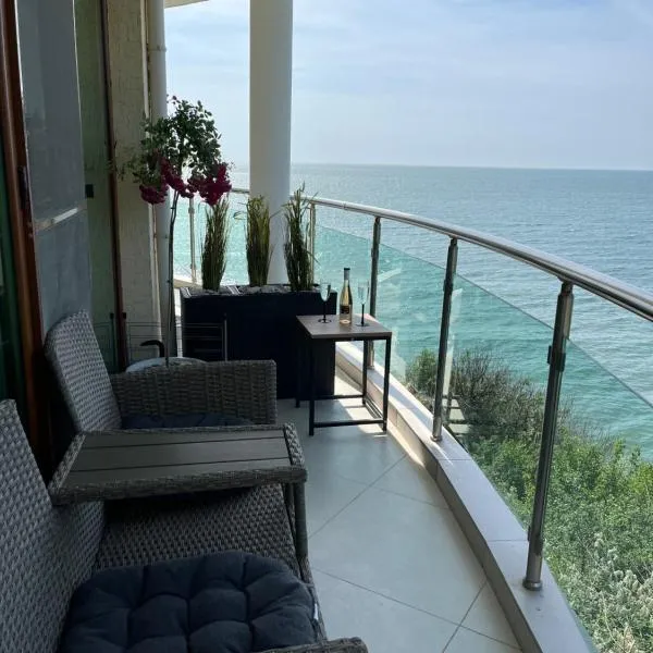 Golf Coast Boutique Studio with sea view，位于托波拉的酒店