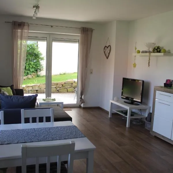 Ruhige Ferienwohnung in der Rhöner Natur，位于Schönau an der Brend的酒店
