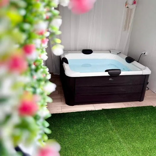 Jacuzzi Experience by perfect-living Ιωάννινα，位于约阿尼纳的酒店