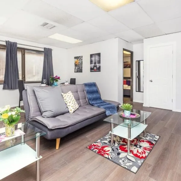 Modern 1BR Condo - Chinatown Near Little Italy，位于渥太华的酒店