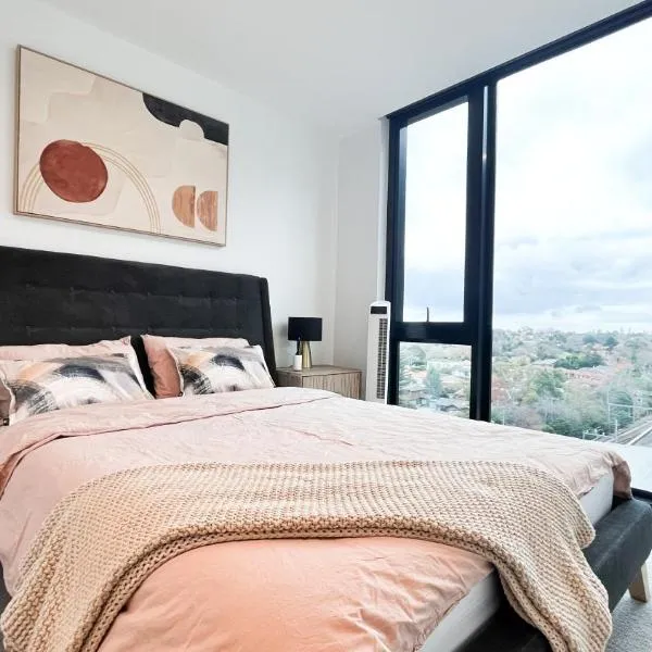Apartment next to public station, BoxHill Central, 2 Bedrooms, free parking and wifi，位于博士山的酒店