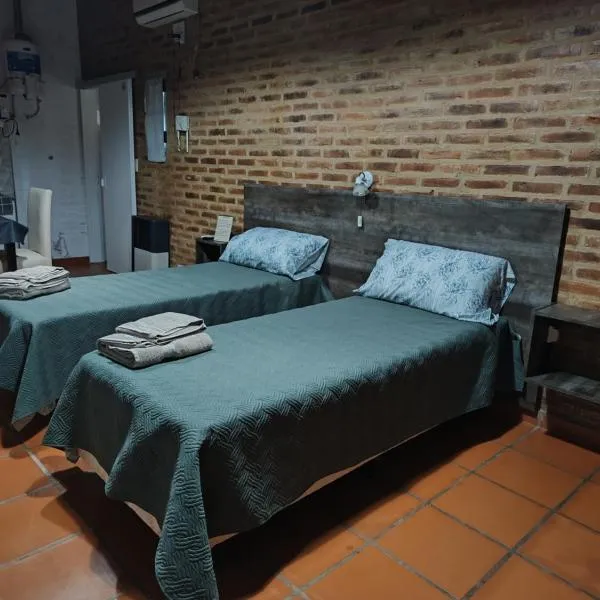 Tres soles，位于Firmat的酒店