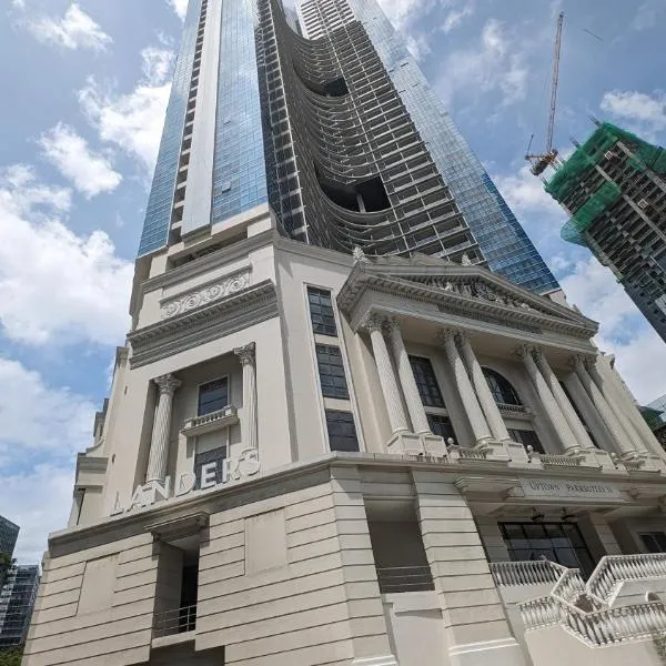 EG Private House -BGC UPTOWN，位于马尼拉的酒店