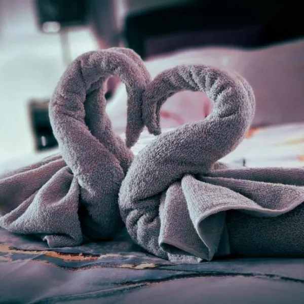 Suite Romantique La Charmante，位于维勒塞瑟尔的酒店