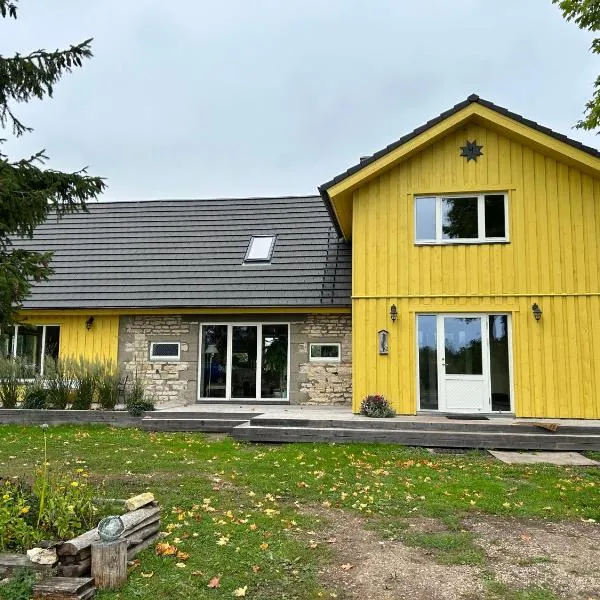 Muhu Kulla Saadu puhkemaja mere ääres，位于Raugi的酒店