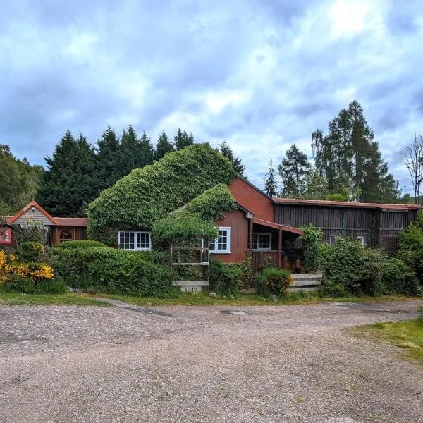 The Steading Highland Glen Lodge，位于德拉姆纳德罗希特的酒店