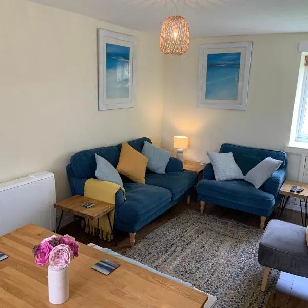 Large 3 bedroom flat in Sennen，位于彭赞斯的酒店