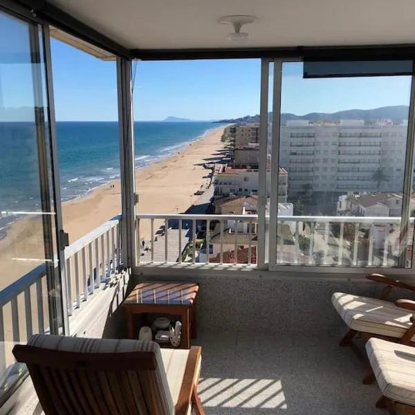 A modern House with Perfect Views，位于马雷尼布劳的酒店