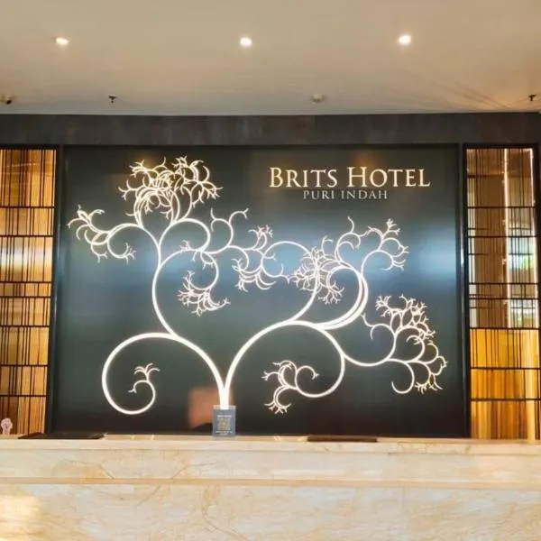 Brits Hotel Puri Indah，位于Meruya-hilir的酒店