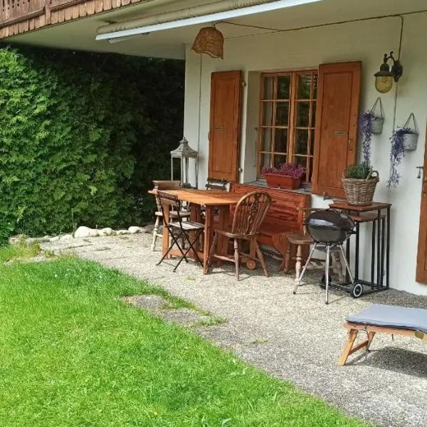 Cozy apartment in the heart of the Alps，位于代堡的酒店