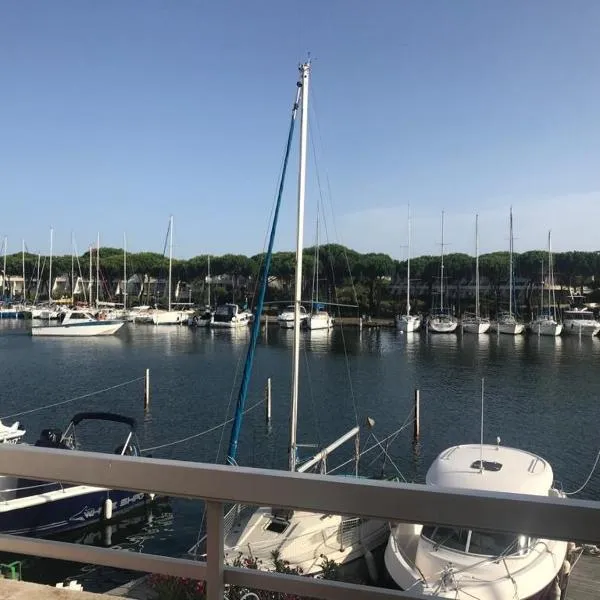 Marina Port Lairan à port Camargue，位于勒格罗-迪鲁瓦的酒店