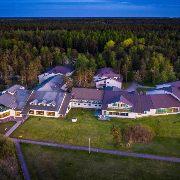 弗拉马雷海水浴场Spa酒店，位于Suuremõisa的酒店
