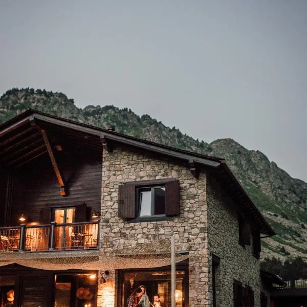 L´Ovella Negra Mountain Lodge，位于卡尼略的酒店