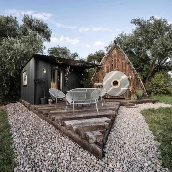 Unique glamping experience near Ely & Cambridge，位于伊利的酒店