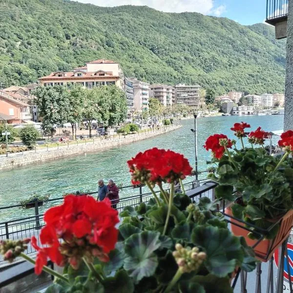 un balcone sul lago，位于奥梅尼亚的酒店