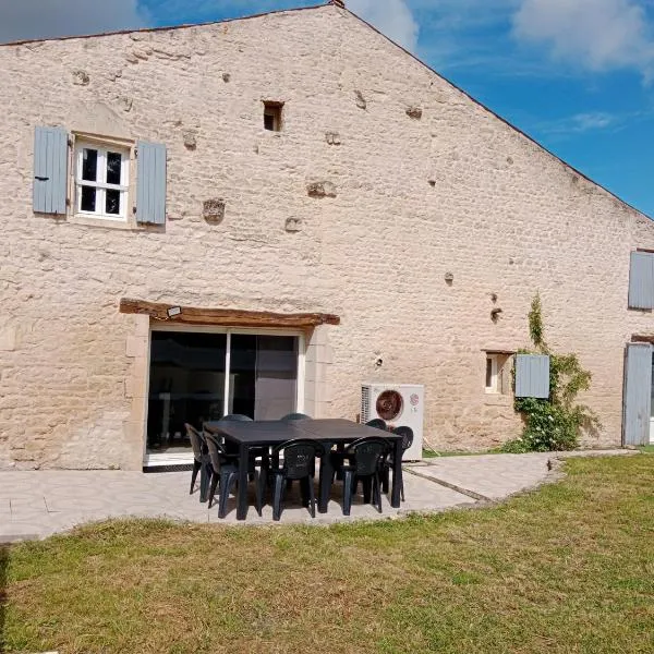 La grange pyratelle，位于Puyravault的酒店