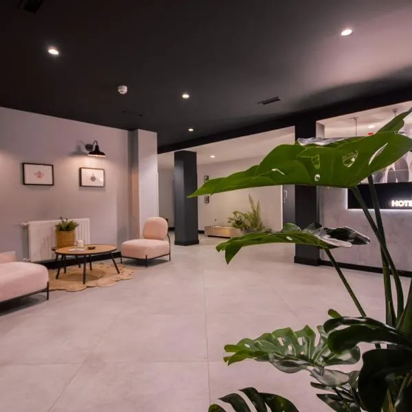 U-Hotel Darío Lugo，位于卢戈的酒店