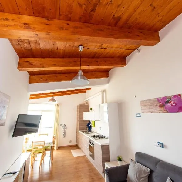 Appartamenti Adriatico & Gran Sasso，位于皮内托的酒店